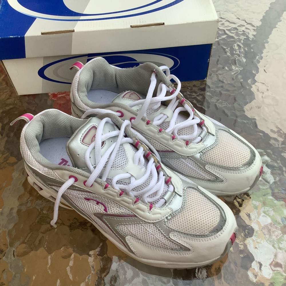 Woman Running Shoes Size 9 White Dark Pink Grey
